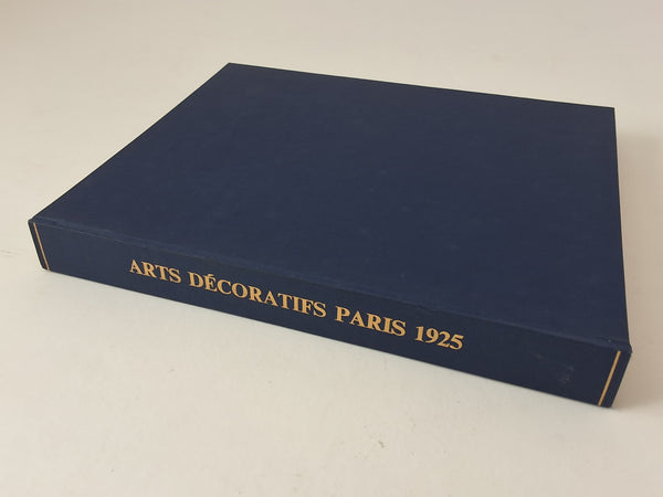 Exposition Internationale des Arts Decoratifs et Industriels Modernes Paris 1925 - Section Artistiques et Technique - Volume IX Parure (Classes 20 a 24) M.PAUL LEON