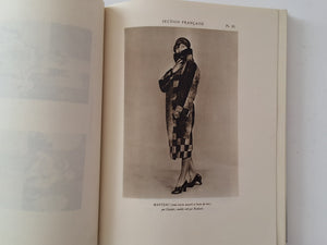 Exposition Internationale des Arts Decoratifs et Industriels Modernes Paris 1925 - Section Artistiques et Technique - Volume IX Parure (Classes 20 a 24) M.PAUL LEON